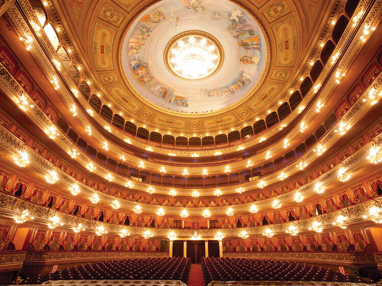 Subir al “paraíso” del Teatro Colón