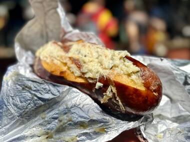 Cheesy Garlic Pretzel Bread Cheesy Garlic Pretzel Bread