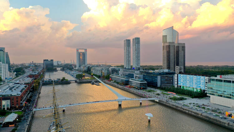 Walking along the docks of Puerto Madero