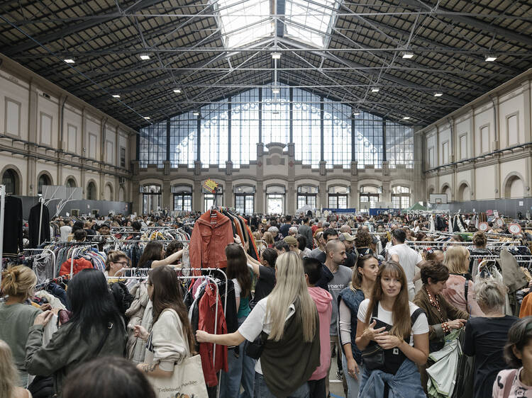 El mercat de roba vintage més gran de Barcelona s’instal·la a l’estació del Nord (només un dia)