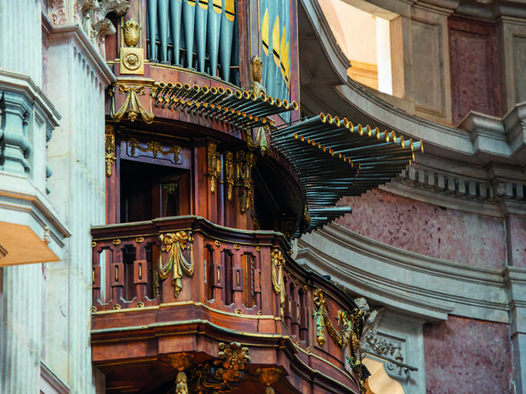 Os seis órgãos da Basílica de Mafra vão tocar em conjunto este domingo