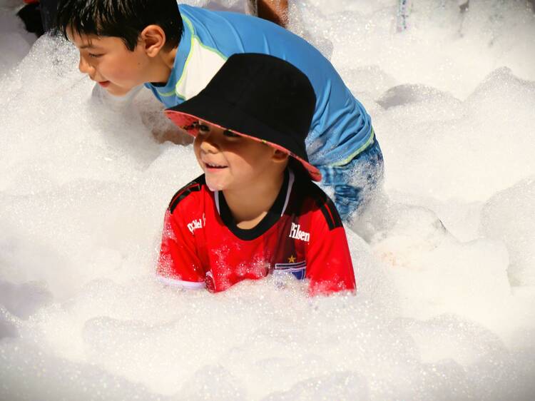 Fiesta de Espuma para niños en Tlahuác Mauricio Nava Time Out 