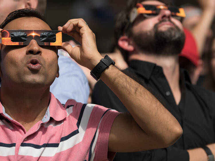 Where to get free eclipse glasses in NYC right now