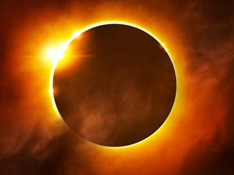 Total solar eclipses: how often they occur (and why)