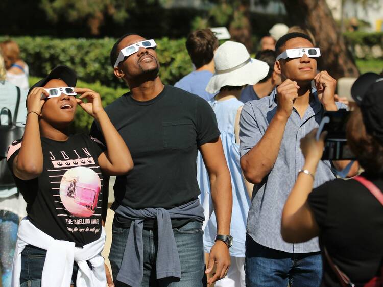 Here’s where to get free solar eclipse glasses in Chicago ahead of April 8