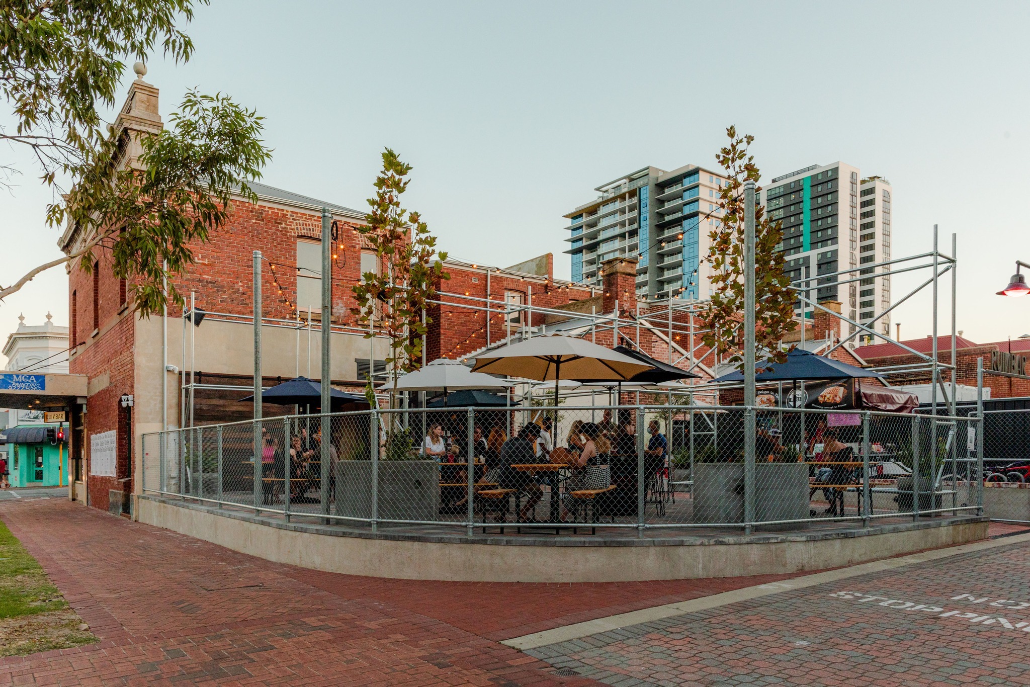 Visual Reference: Ruinbar An Industrial Feeling Space In Northbridge Offerings Brews