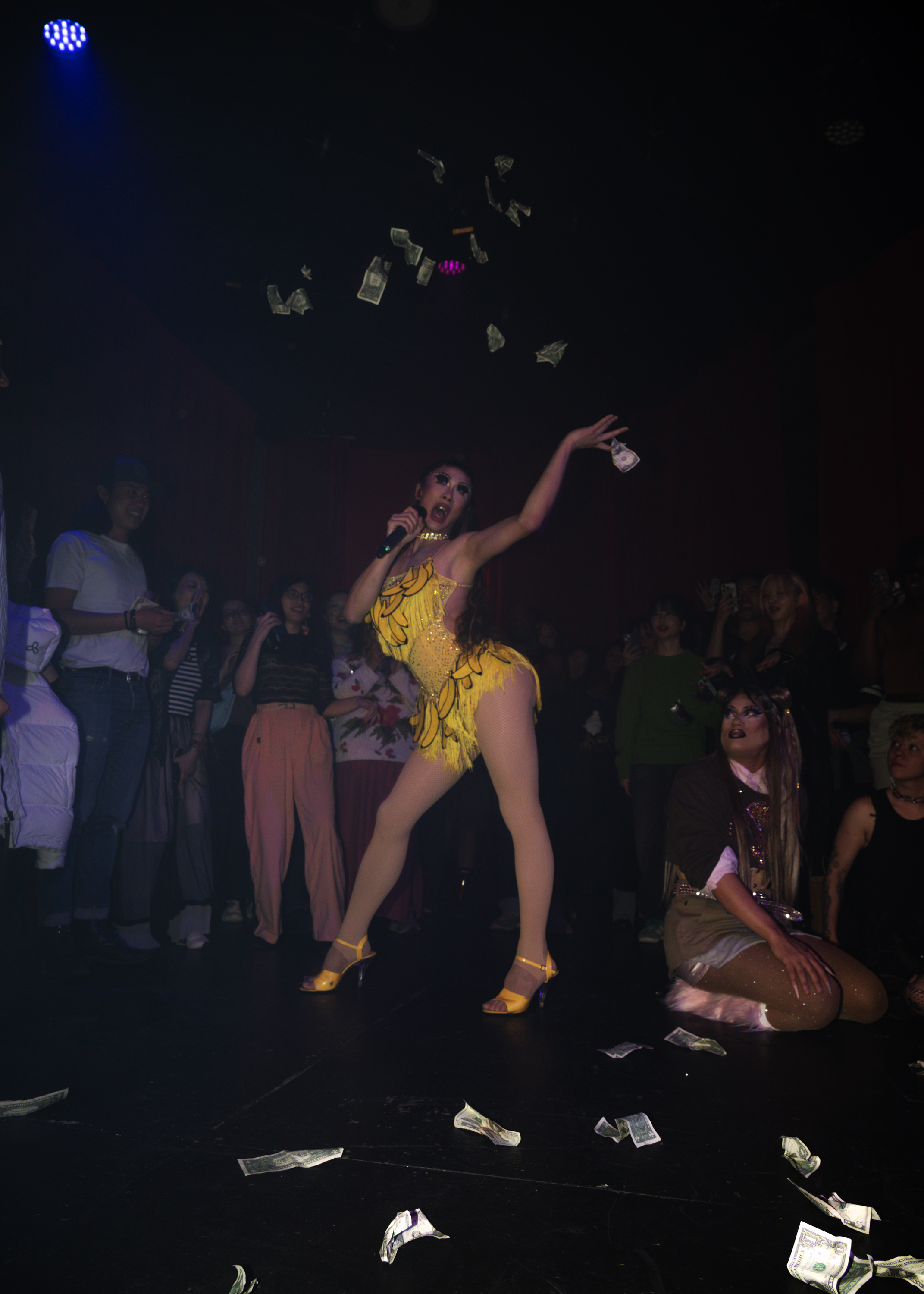 drag queen dancing