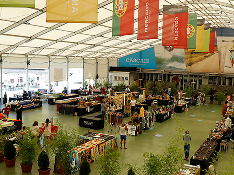 At this market in Cascais, there's portuguese spoken from all over the world