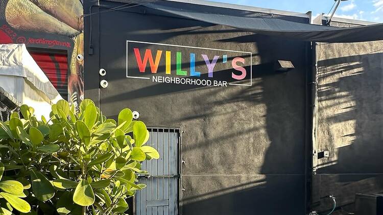 Willy's Neighborhood Bar