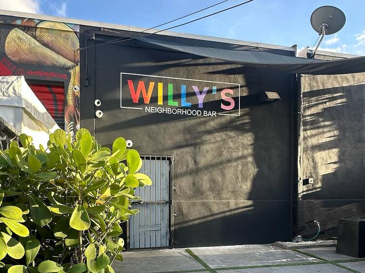 Willy's Neighborhood Bar