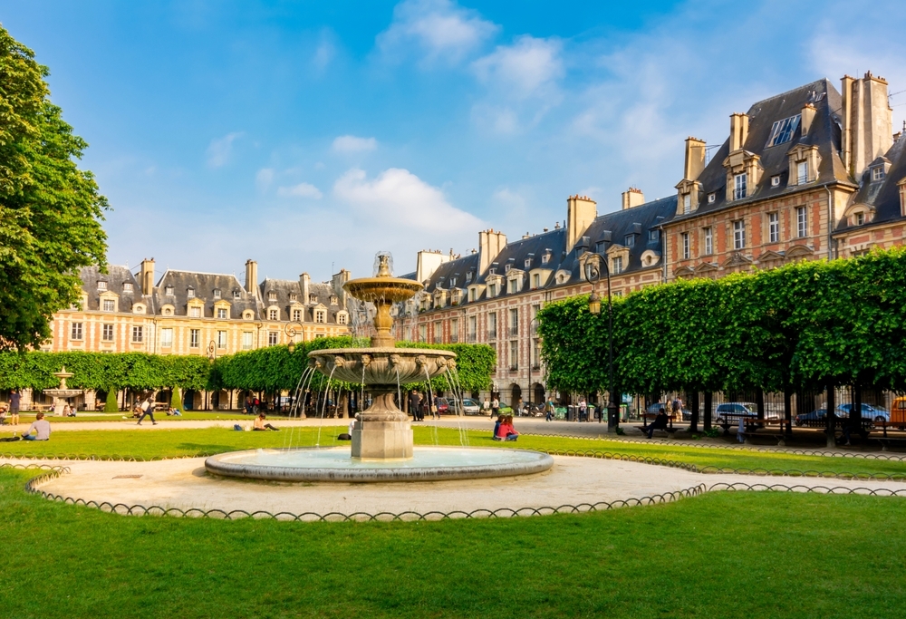 Place des Vosges | Attractions in Le Marais, Paris