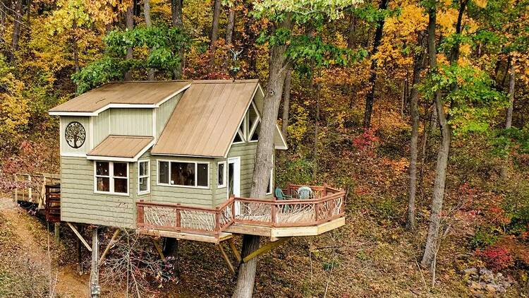 The charming lakeside treehouse in Jones, MI