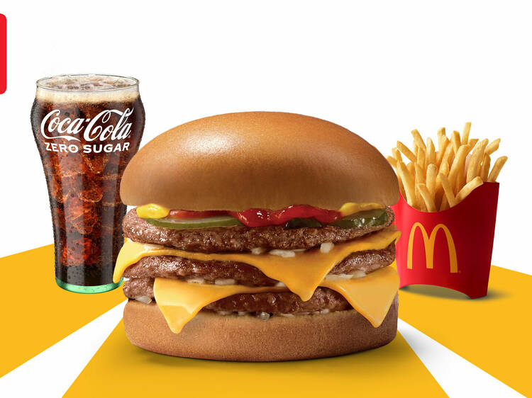 Triple Cheeseburger üç kat daha lezzetli!
