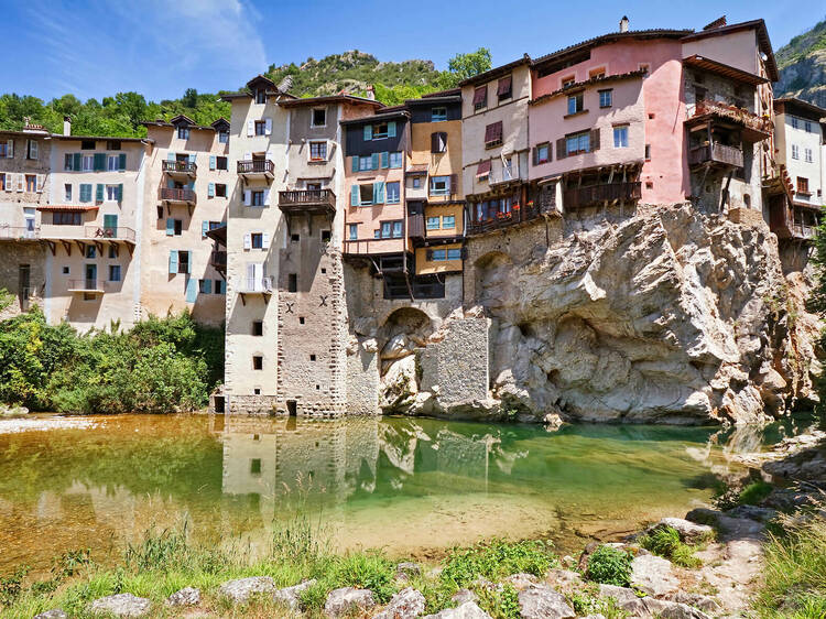 Estas casas colgadas son uno de los secretos mejor guardados de Europa (y no están en Cuenca)