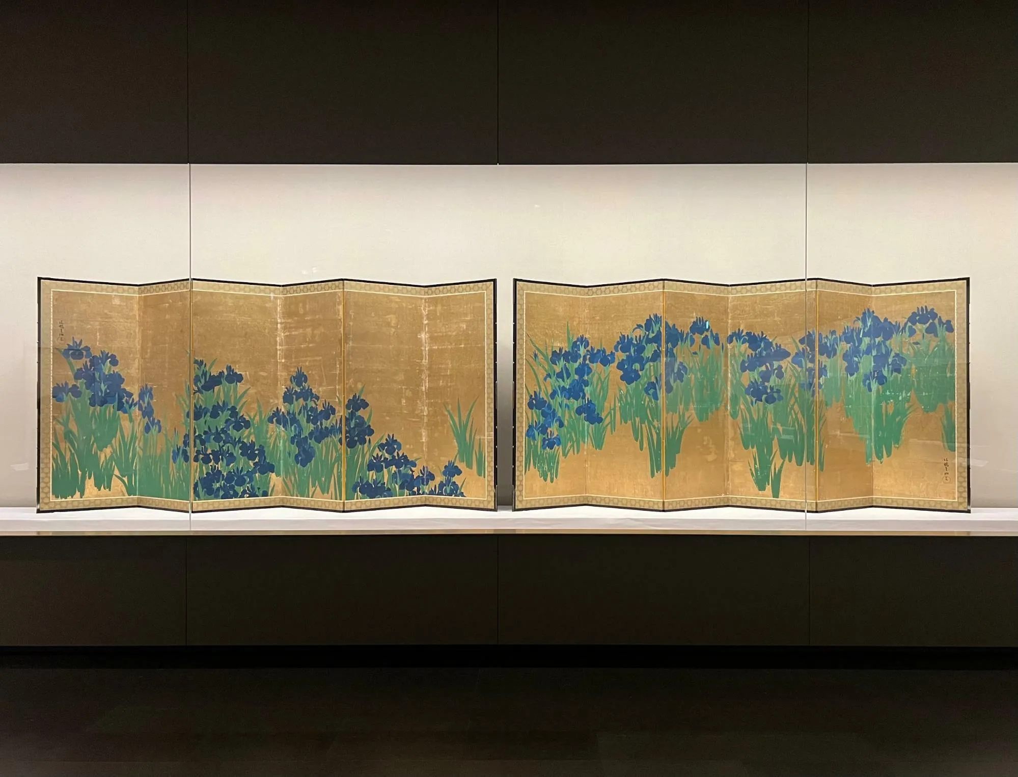 国宝・燕子花図屏風 デザインの日本美術