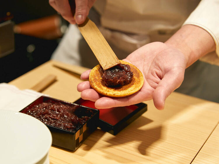 出来たての和菓子をカウンター席で、銀座「とらや」がリニューアルオープン