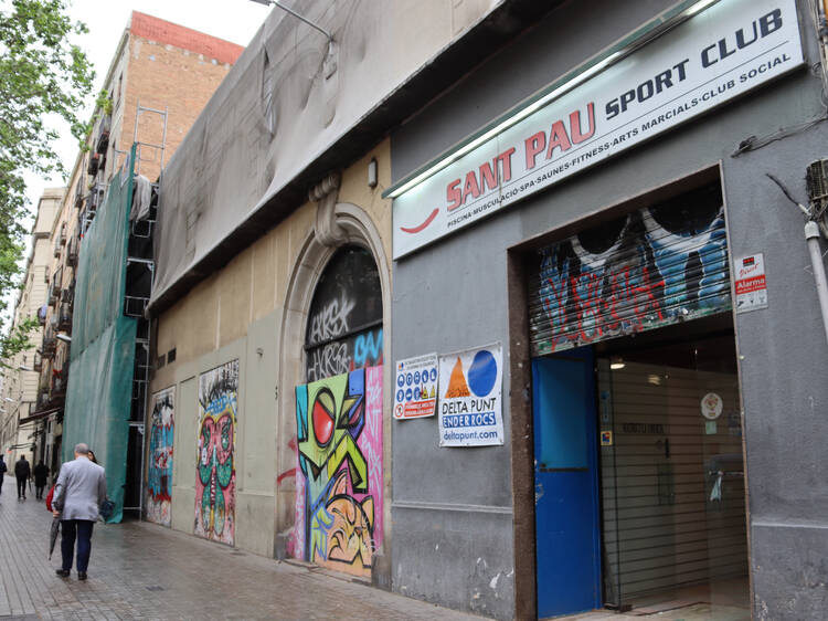 Aquest gimnàs social de Barcelona tornarà a obrir el 2026 reformat i amb 36 habitatges de lloguer social