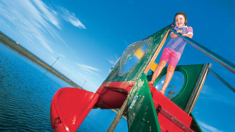 Have a good soak at Wynnum Wading Pool