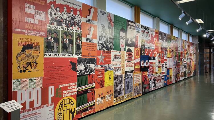 A Revolução em Marcha – Os cartazes do PREC 1974-1975