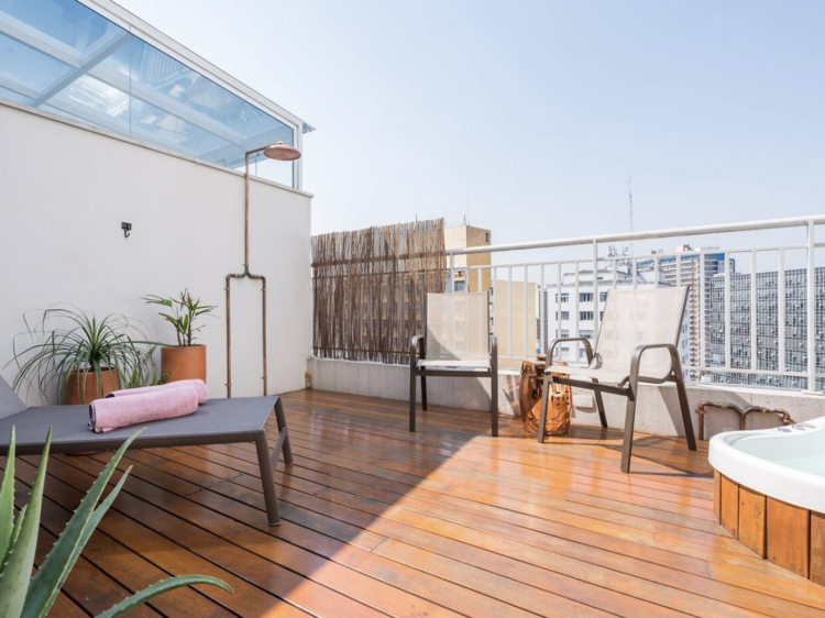 The sleek penthouse with the sauna in Republica