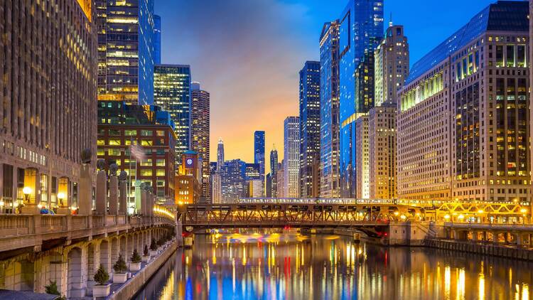 The chicago river and skyline