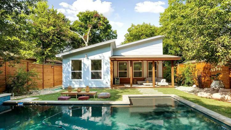 austin airbnbs