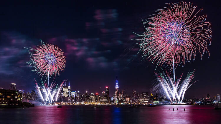 Independence Day fireworks above the Manhattan skyline on July 4, 2013 in Weehawken, New Jersey.