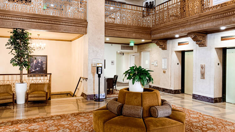 Marriott Downtown Syracuse lobby