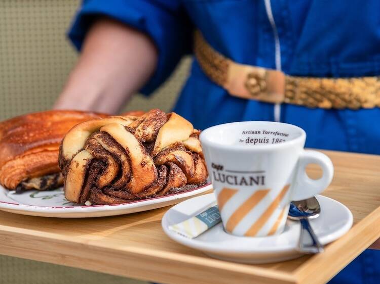 BonJour, une épatante épicerie à visiter avant une sortie en bateau