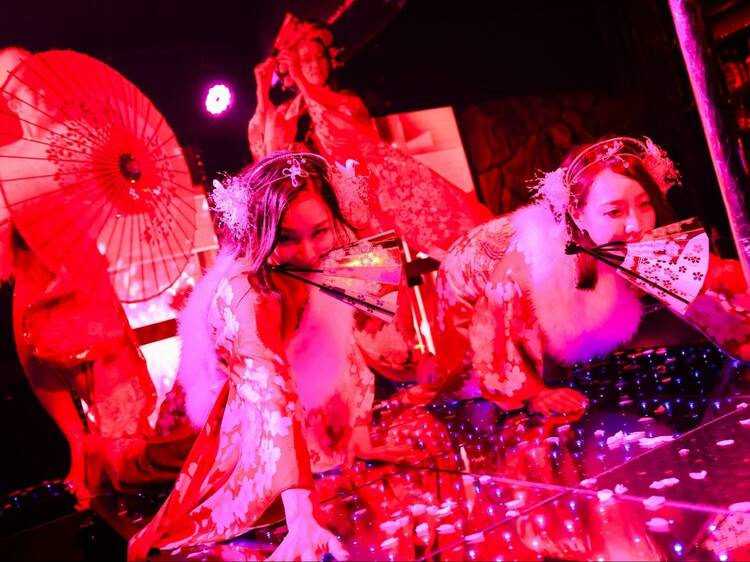 バーレスクやポールのトップパフォーマーも、和をテーマにしたダンスイベント「SAKURA」が開催