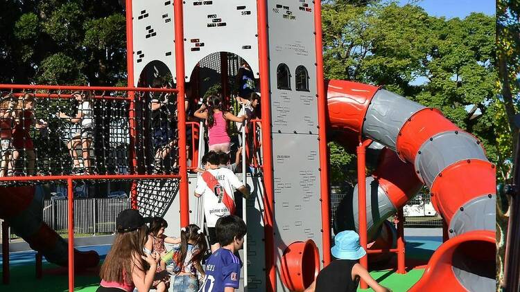 Plaza del castillo en Devoto