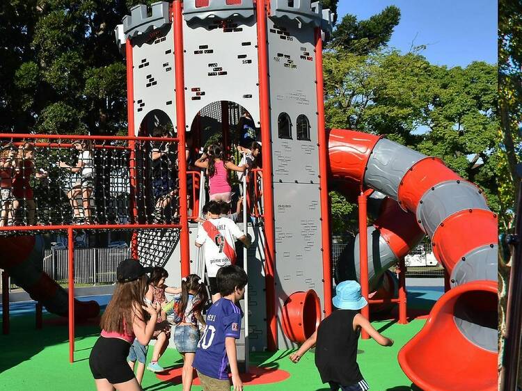 Plaza del castillo en Devoto