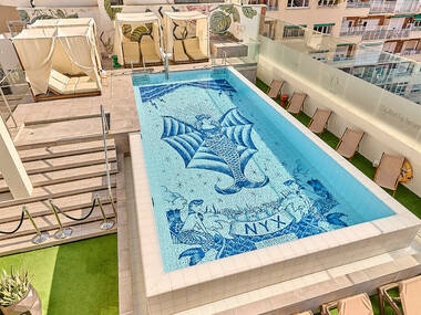 17 hoteles con piscinas espectaculares en las alturas de Madrid 17 hoteles con piscinas espectaculares en las alturas de Madrid