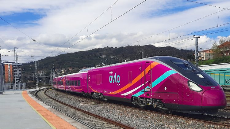 Renfe tren avlo