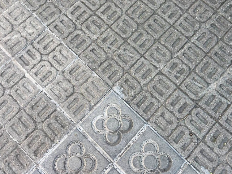 Els singulars panots amb forma de B que només es poden veure en aquest punt de Barcelona