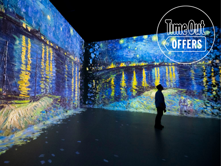 Fill your eyes will hypnotic art at high-tech immersive gallery Frameless