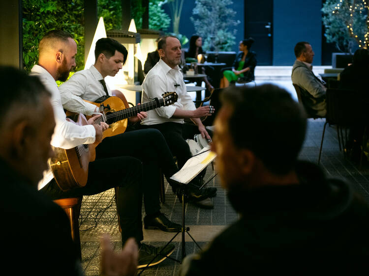Guitar&Wine al restaurant Sintonia