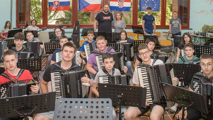 VIVIPO accordion orchestra