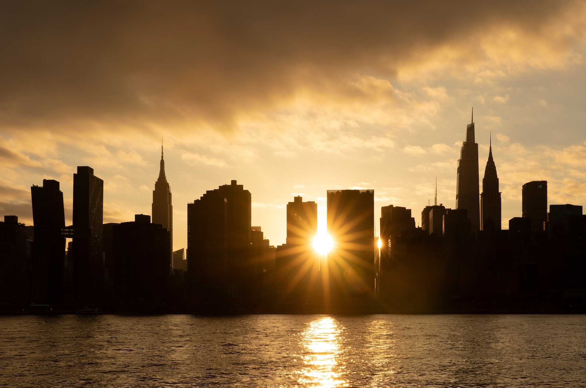 Here's the best way to see Manhattanhenge tonight