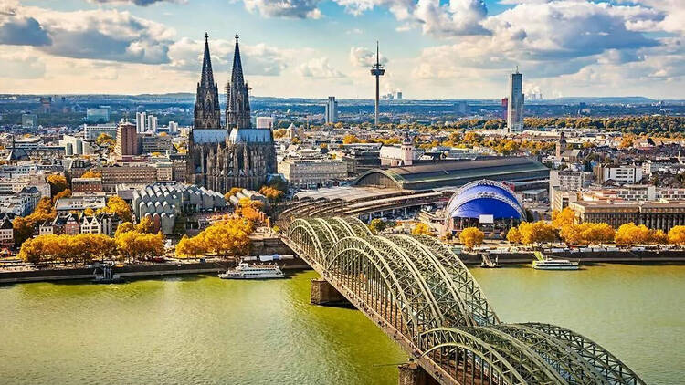 Cologne cathedral and skyline