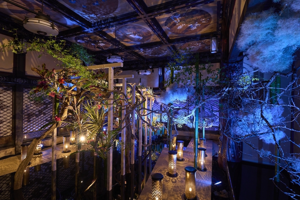 究極の美◼️蔵から夜空一面に美しい花火のような見事な漆塗りの香壺