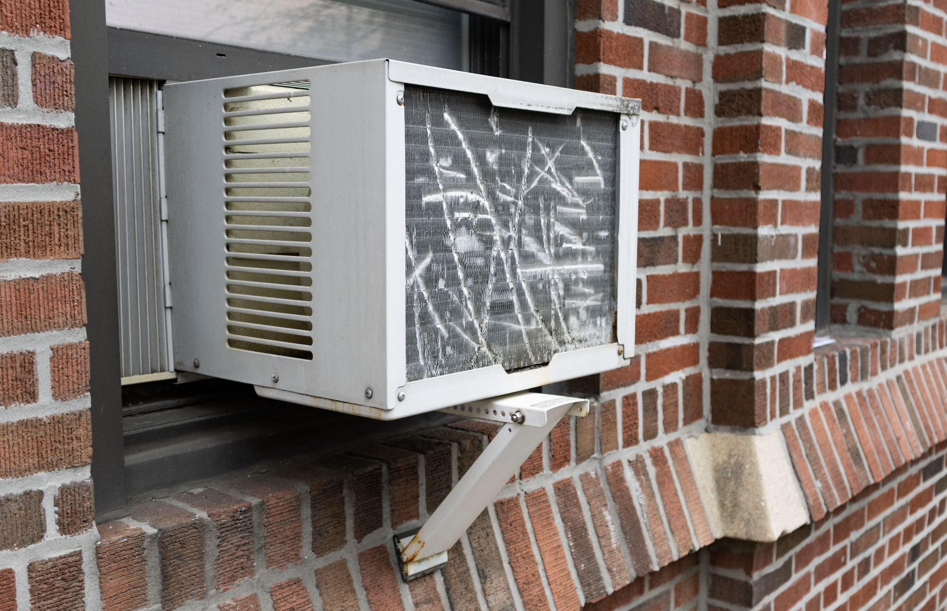 Your landlord may now have to install an AC unit in your apartment or be fined