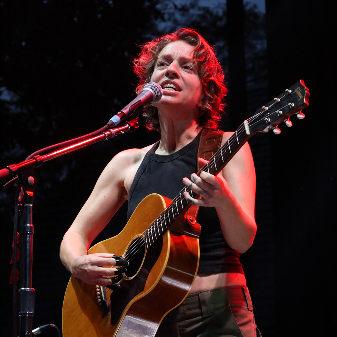 Ani DiFranco in 1-800-ON-HER-OWN