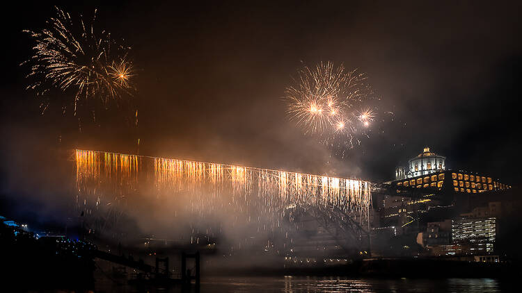 Fogo-de-artifício da noite de São João