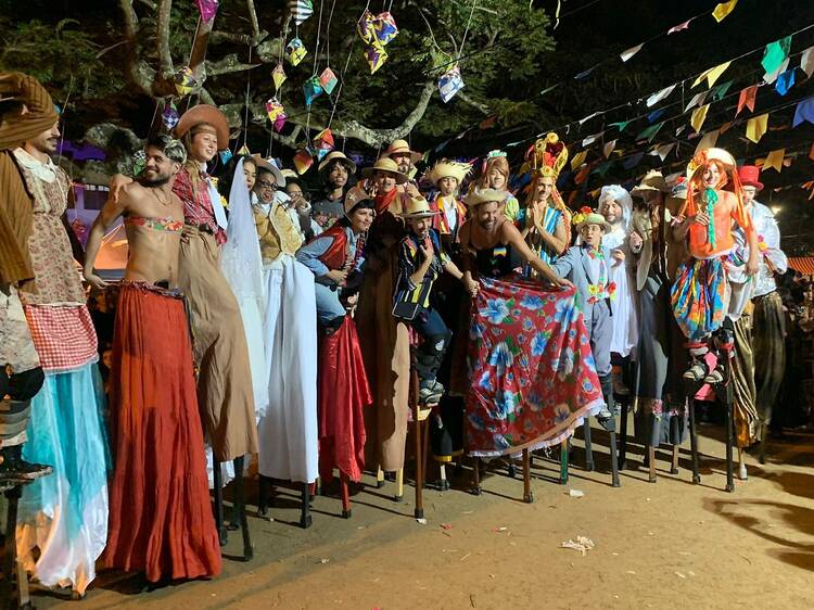 Dançar quadrilha na Festa Junina da Praça da Harmonia