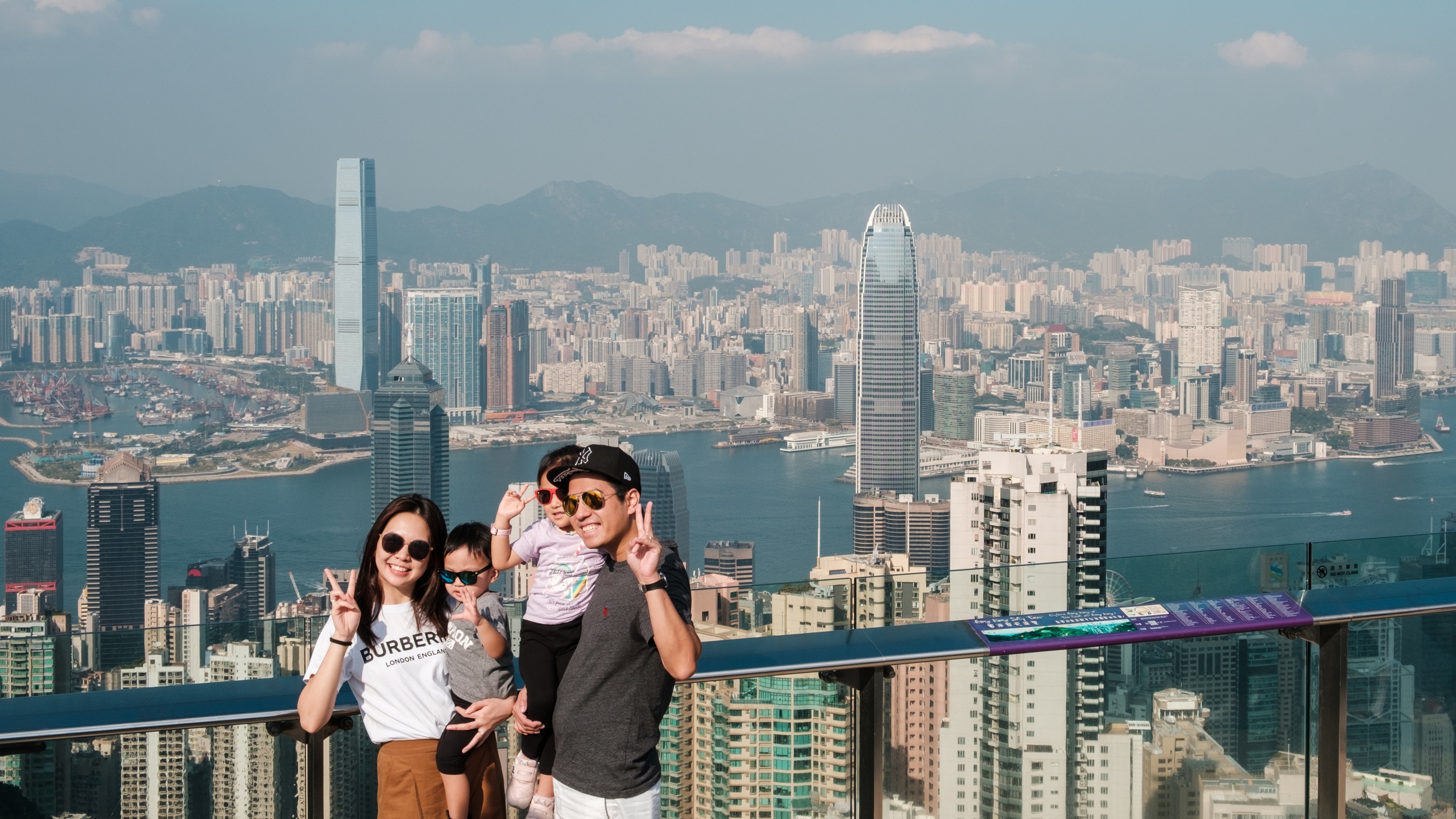 Survey Shows Six In 10 Hongkongers Are Happy With Their Family Life