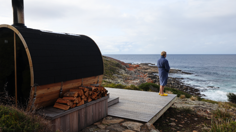 Sauna on the ocean's edge in Tasmania