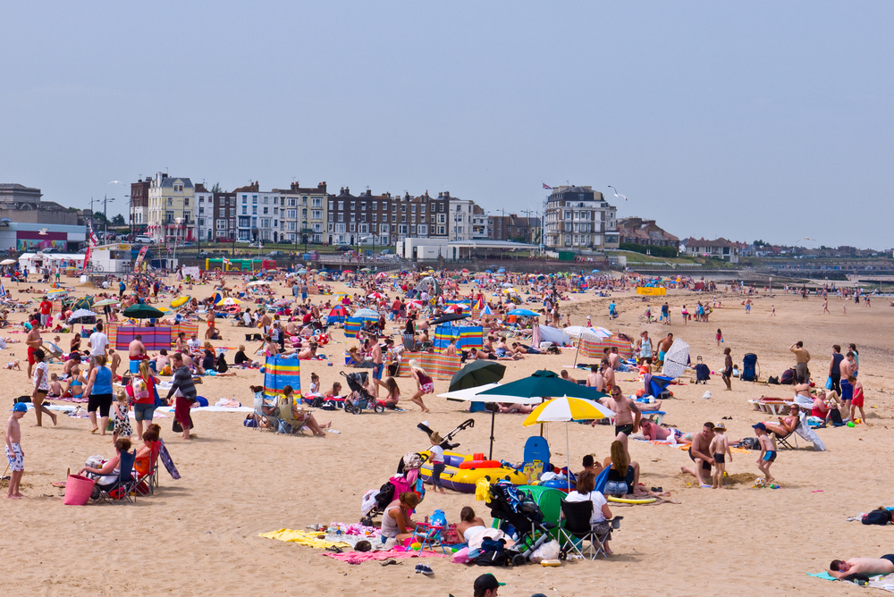 UK expected to experience first heatwave of the year