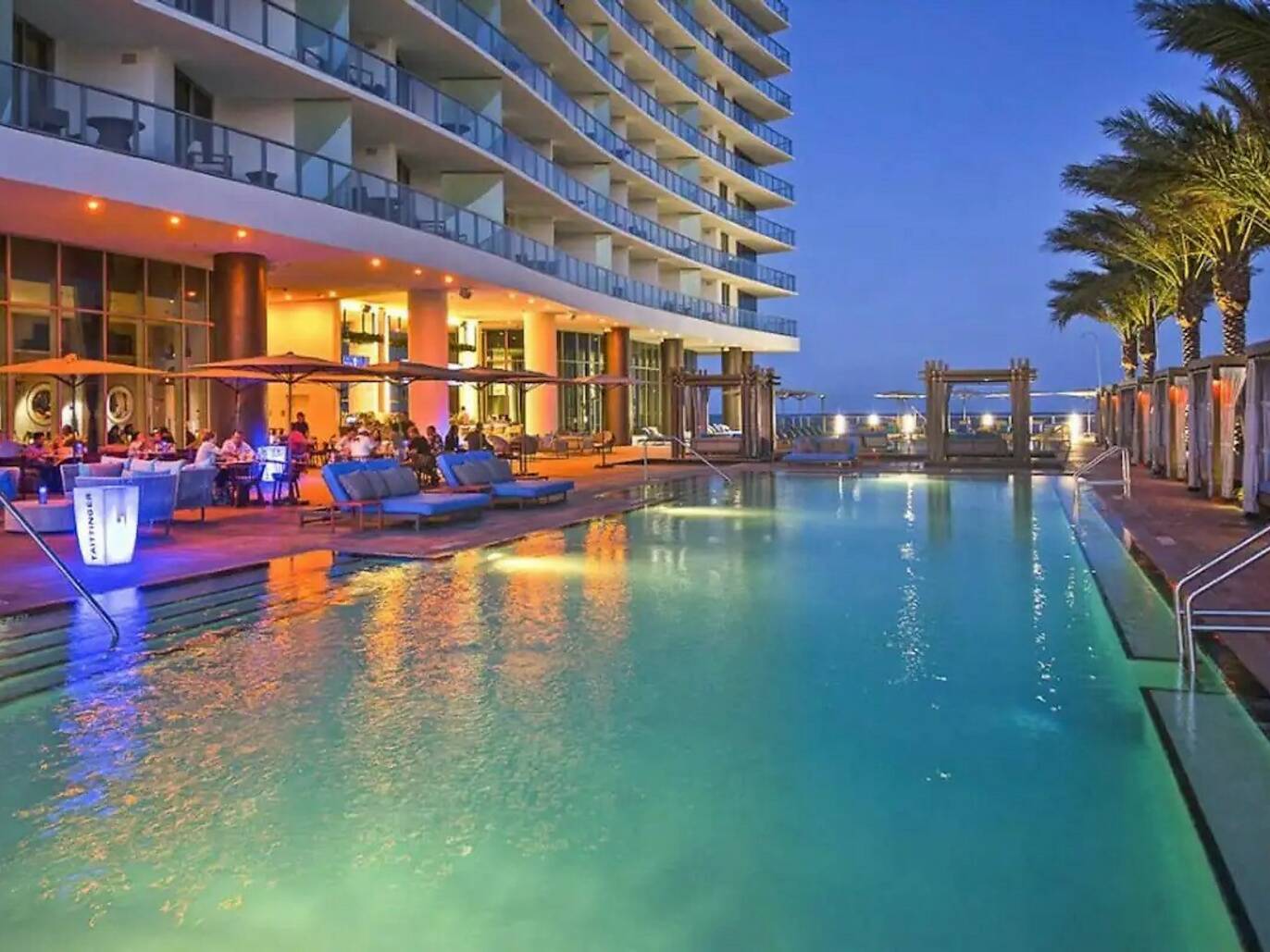 Light and Texture Create Drama in a Modern Urban Penthouse