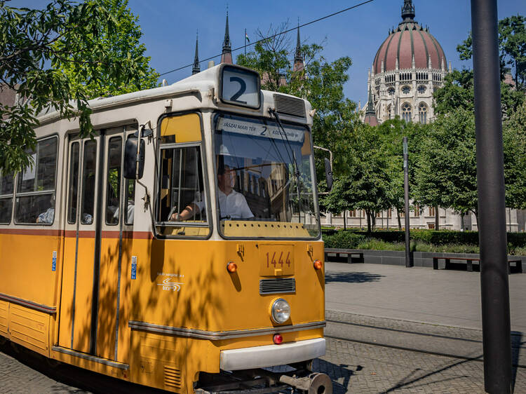 How to get into Budapest from the airport and around town